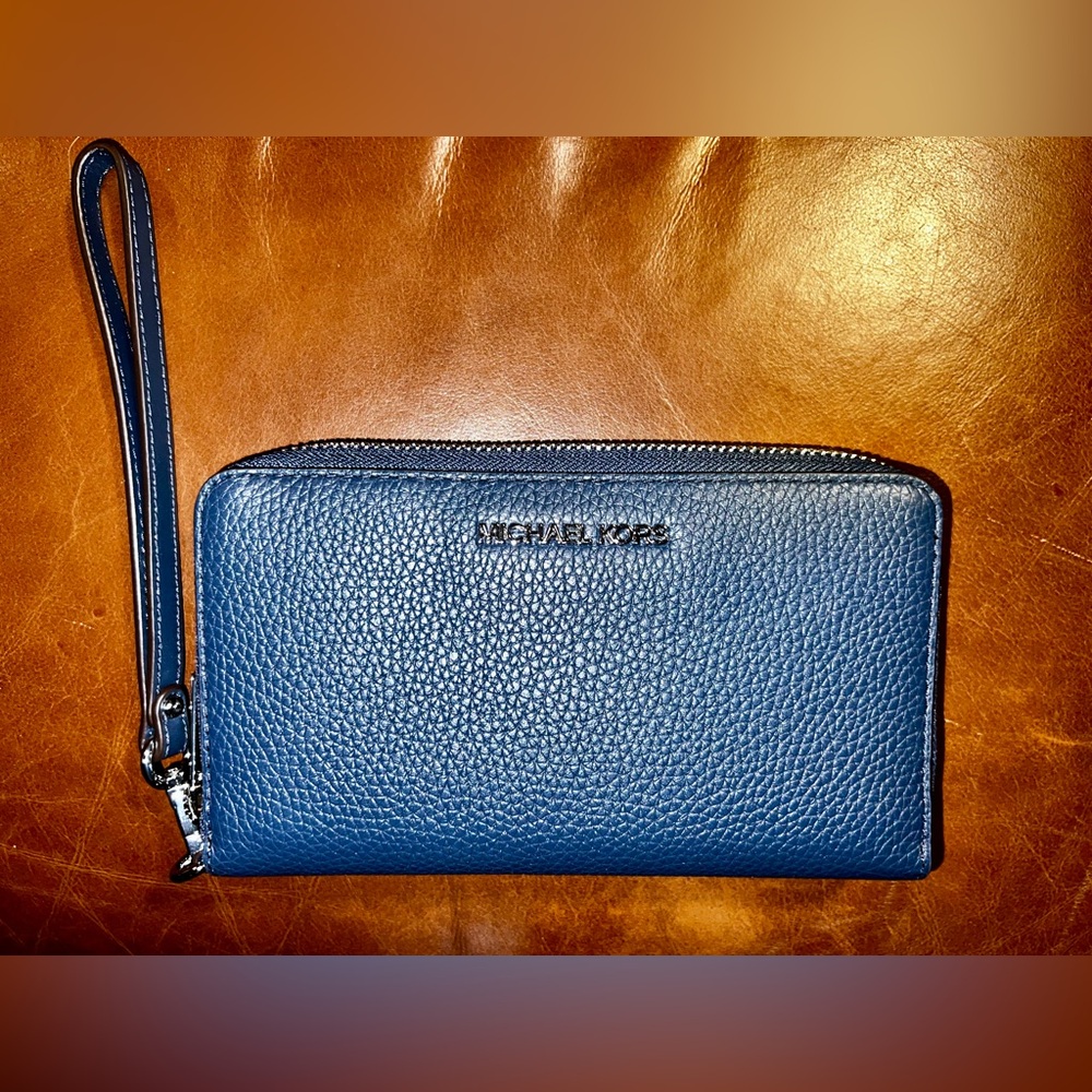 MICHAEL KORS Jet Set Travel Large Phone Case Leather Wallet Wristlet Navy Blue